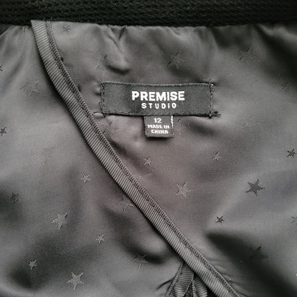 Suit jacket size 12 - Picture 9 of 9